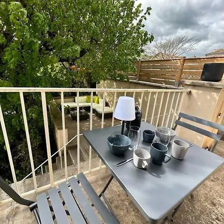 Aux 2 Terrasses Appartement *