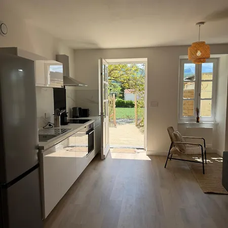 Aux 2 Terrasses Appartement *